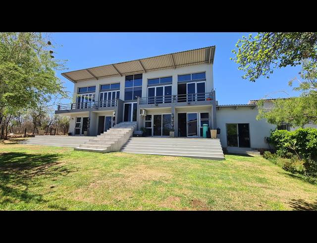 4 BEDROOM FREEHOLD FOR SALE IN SABLE HILLS